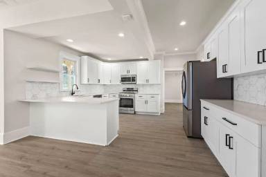 Main picture of 110 S Willard Ave