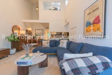 Main picture of 6665 Franklin Ave