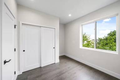 Main picture of 2713 W Jefferson St