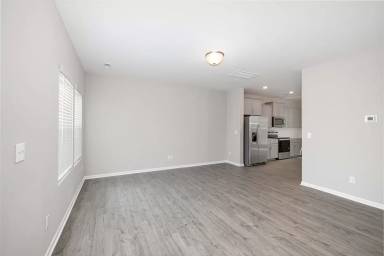 Main picture of 100 S Dorsett St