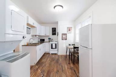 Main picture of 516 E 6th St