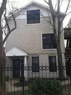 Main picture of 2643 N Sheffield Ave