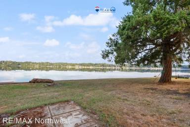 Main picture of 7035 Cooper Point Rd NW
