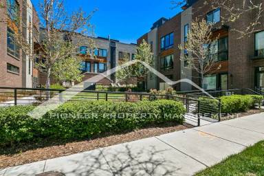 Main picture of 2412 N Washington St