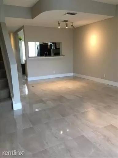 Main picture of 16749 Hemingway Dr