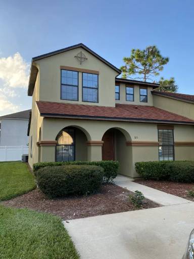 Main picture of 325 Redwood Ln