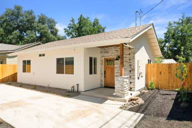 Main picture of 287 E 6th Ave
