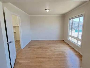 Main picture of 1992 19th Ave