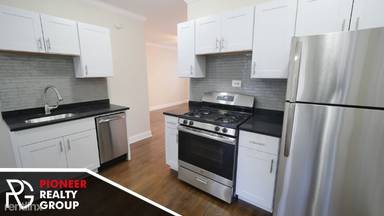 Main picture of 3815-23 N Greenview Ave