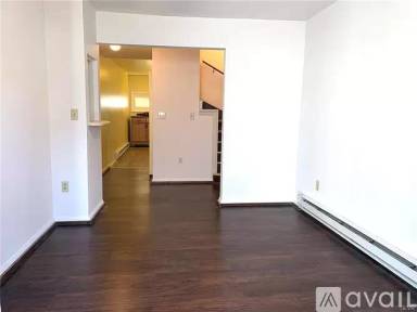 Main picture of 77 N Oak St