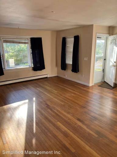 Main picture of 4 Shedd Rd