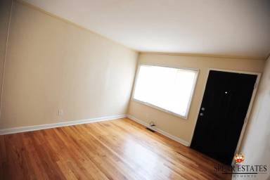 Main picture of 219 N Spring St