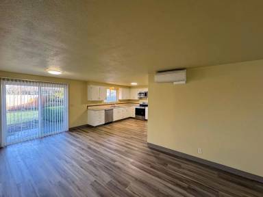 Main picture of 2555 Cheryl St