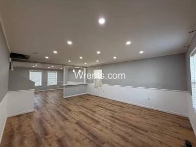 Main picture of 8709 N Cherry Ln