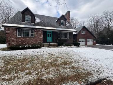 Main picture of 72 Sanborn Rd