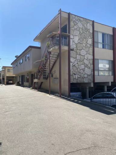 Main picture of 334 Milford St