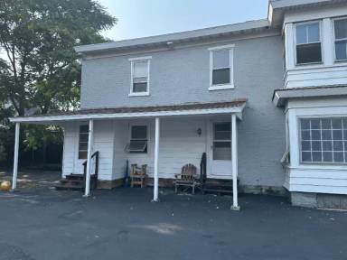 Main picture of 64 E 5th St