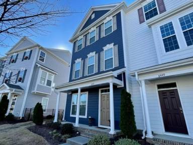 Main picture of 6445 Giddings St
