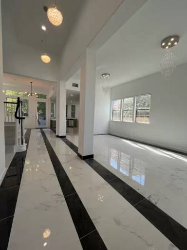 Main picture of 2320 Diamond Head Way