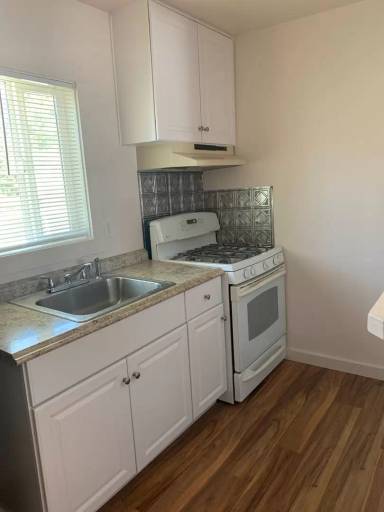 Main picture of 450 N Cloverdale Blvd