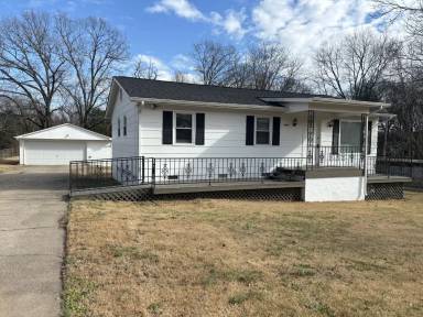 Main picture of 1017 Ross Ln