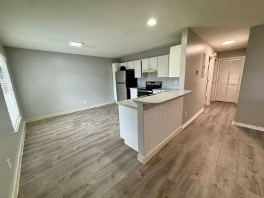 Main picture of 1701-15 Palmetto Ct