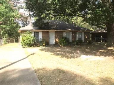 Main picture of 6407 Pinebrook Dr
