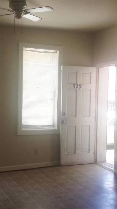 Main picture of 529 E 9th St