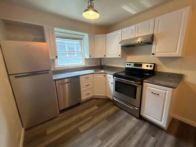 Main picture of 115 W Monmouth St