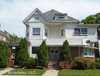 Main picture of 252 E Broadway St
