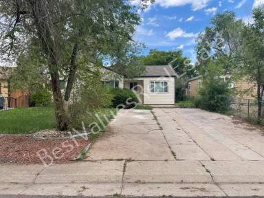 Main picture of 1764 Newark St