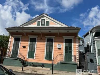 Main picture of 728 Ursulines Ave