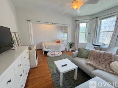 Main picture of 1677 Commonwealth Ave