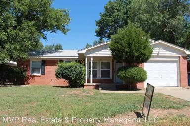 Main picture of 641 E Frolich Dr