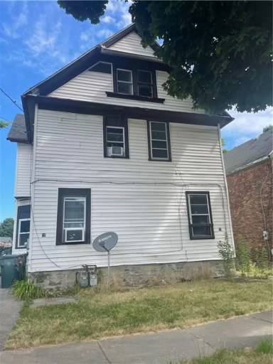 Main picture of 50 Davis St