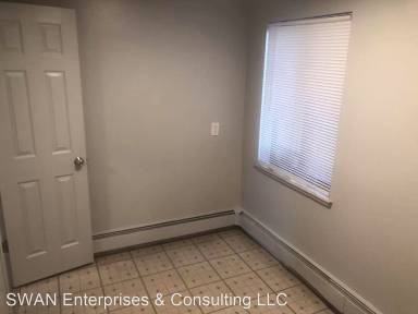 Main picture of 1467 Joliet St