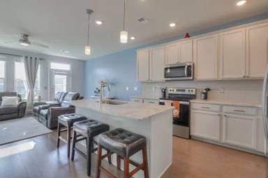Main picture of 239 Netherlands Blvd