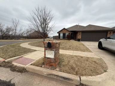 Main picture of 19401 Skylers Dr