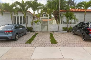Main picture of 930 SW 6th St