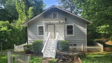 Main picture of 2284 Alvin Dr NW