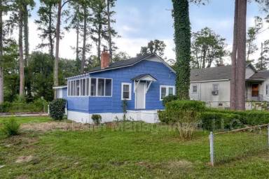 Main picture of 2819 Hazel St