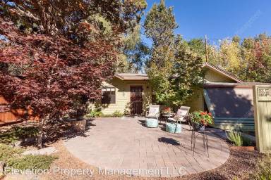 Main picture of 249 NW St Helens Pl
