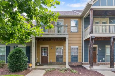Main picture of 224 Walden Village Ln