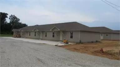 Main picture of 400 Cardinal St