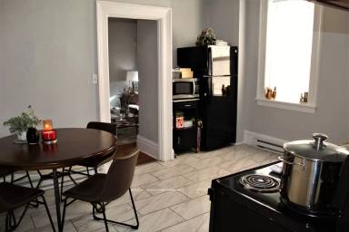 Main picture of 6716 Thomas Blvd