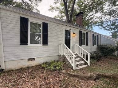 Main picture of 429 Deering Rd NW