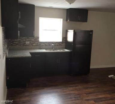 Main picture of 6667 S Michigan Ave