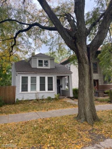 Main picture of 8050 S Saginaw Ave
