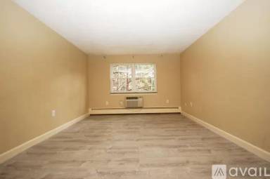Main picture of 31 Pond St