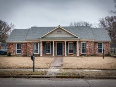 Main picture of 3150 Estes St